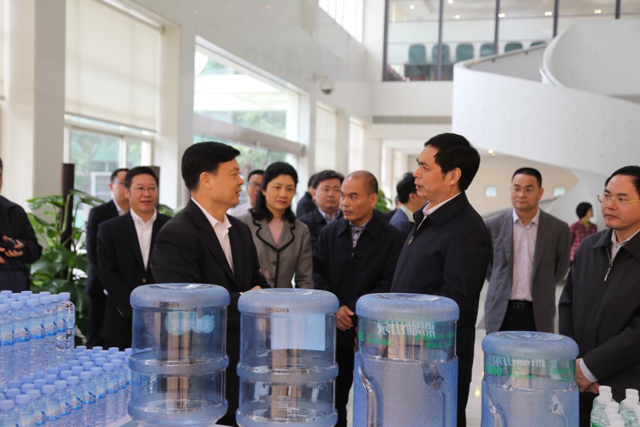 国家工商总局领导到肇庆市工商联会长企业广东(图1) 国家工商总局领导到肇庆市工商联会长企业广东(图1)