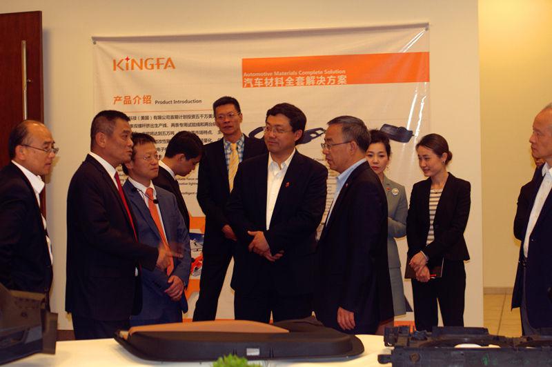 胡春华书记访美期间考察省工商联副主席单位-金(图1) 胡春华书记访美期间考察省工商联副主席单位-金(图1)